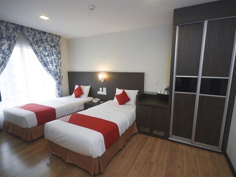 Super Oyo 985 Hotel Nur Miri Exterior foto