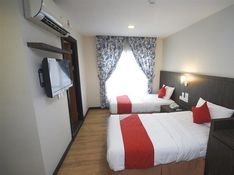 Super Oyo 985 Hotel Nur Miri Exterior foto