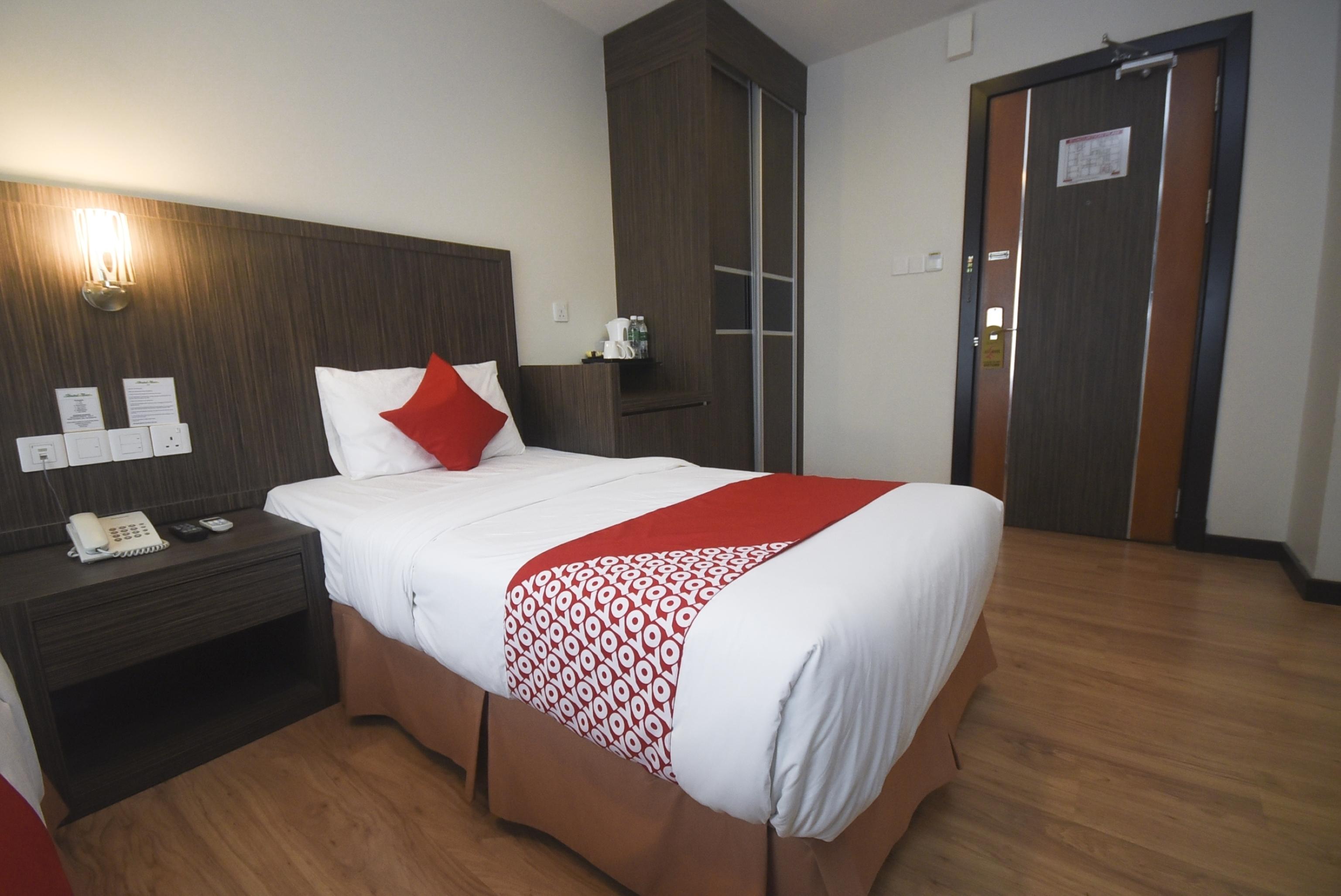 Super Oyo 985 Hotel Nur Miri Exterior foto