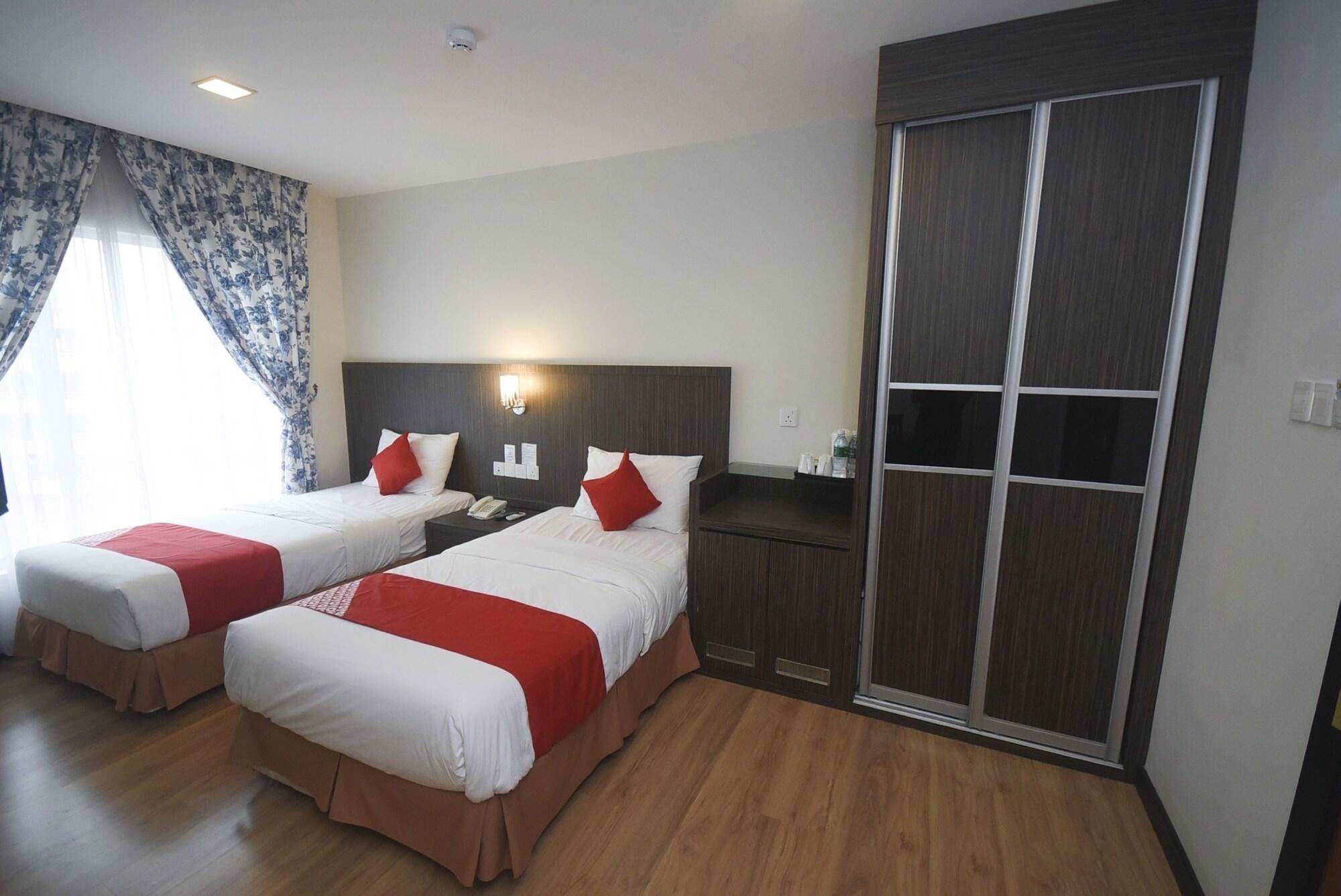 Super Oyo 985 Hotel Nur Miri Exterior foto