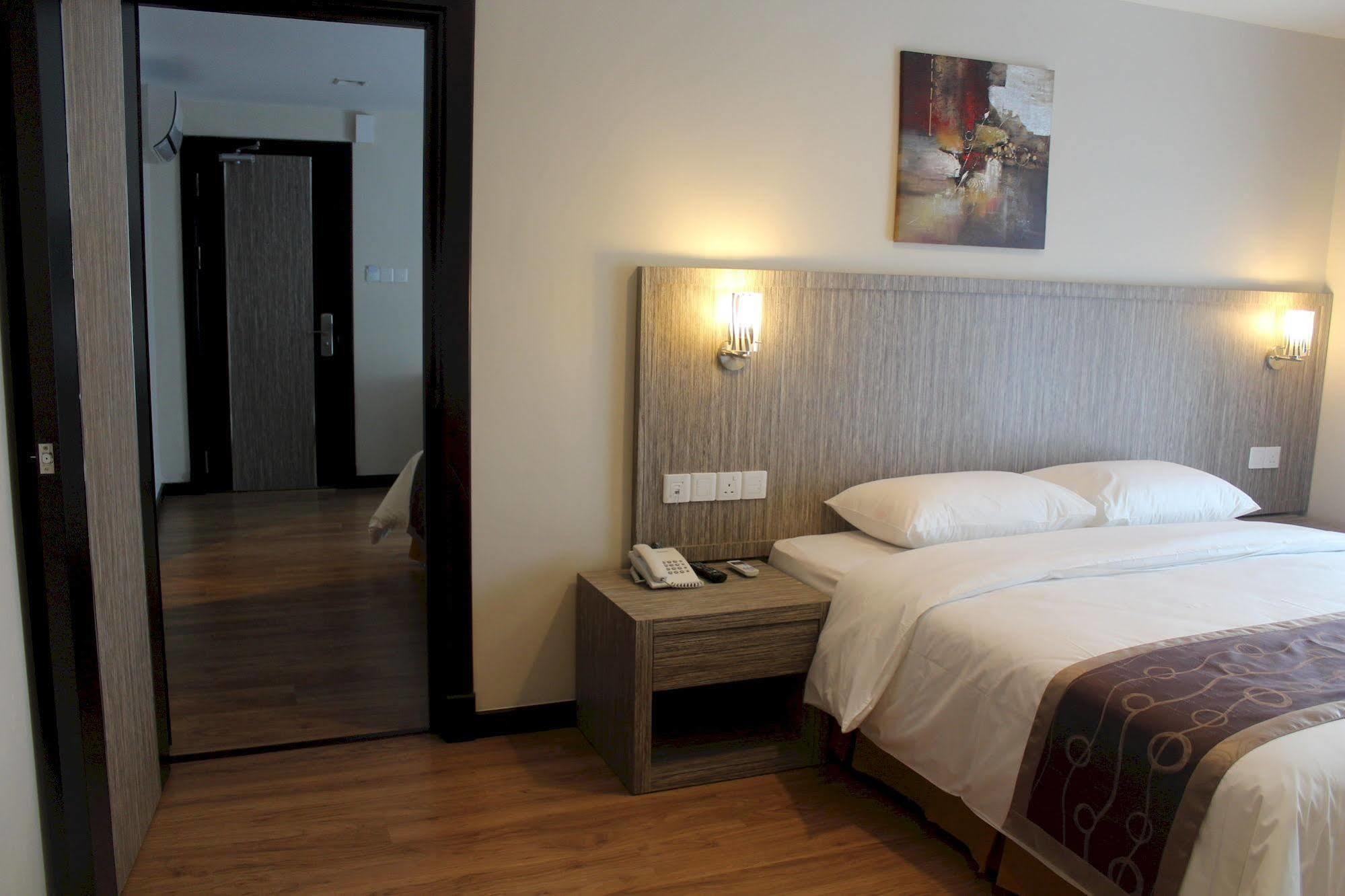 Super Oyo 985 Hotel Nur Miri Exterior foto