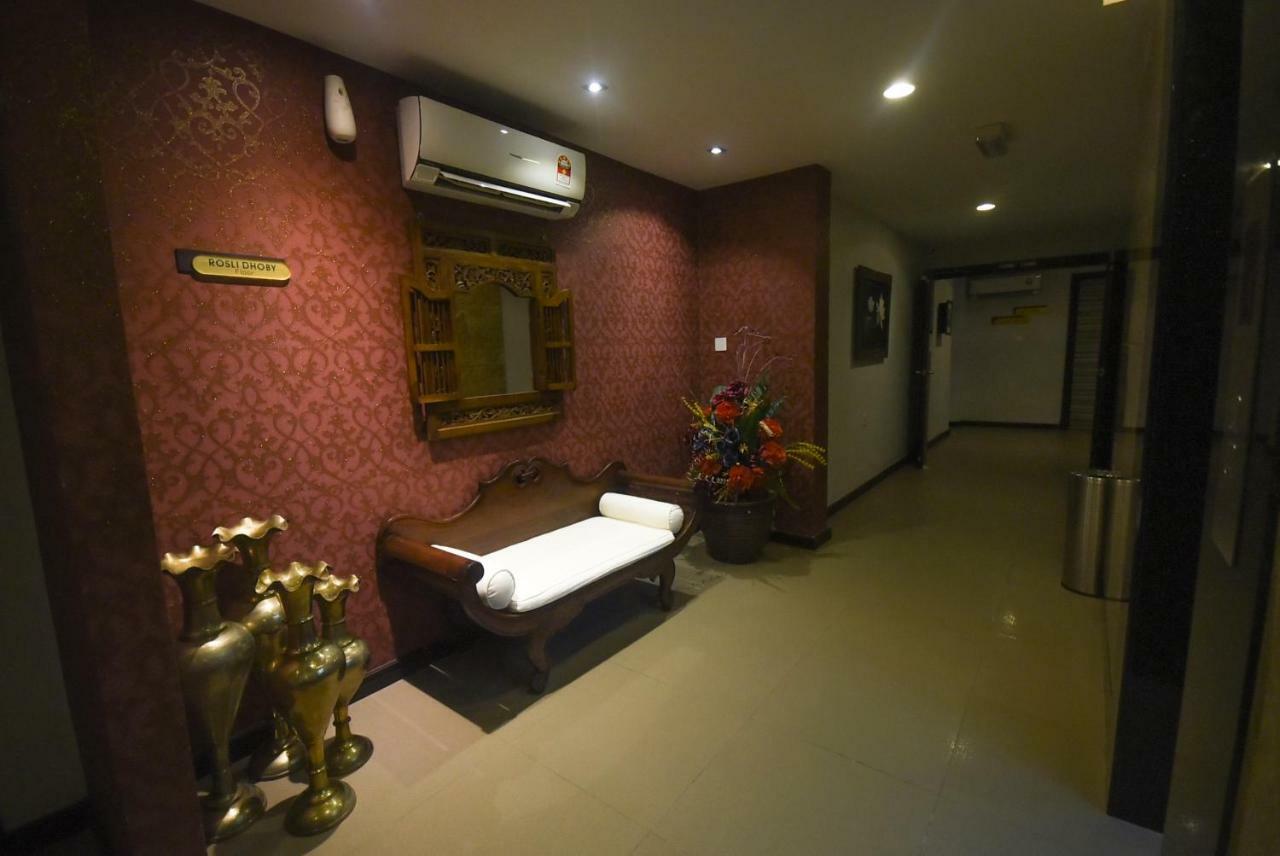 Super Oyo 985 Hotel Nur Miri Exterior foto