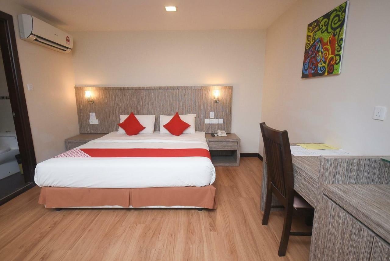 Super Oyo 985 Hotel Nur Miri Exterior foto